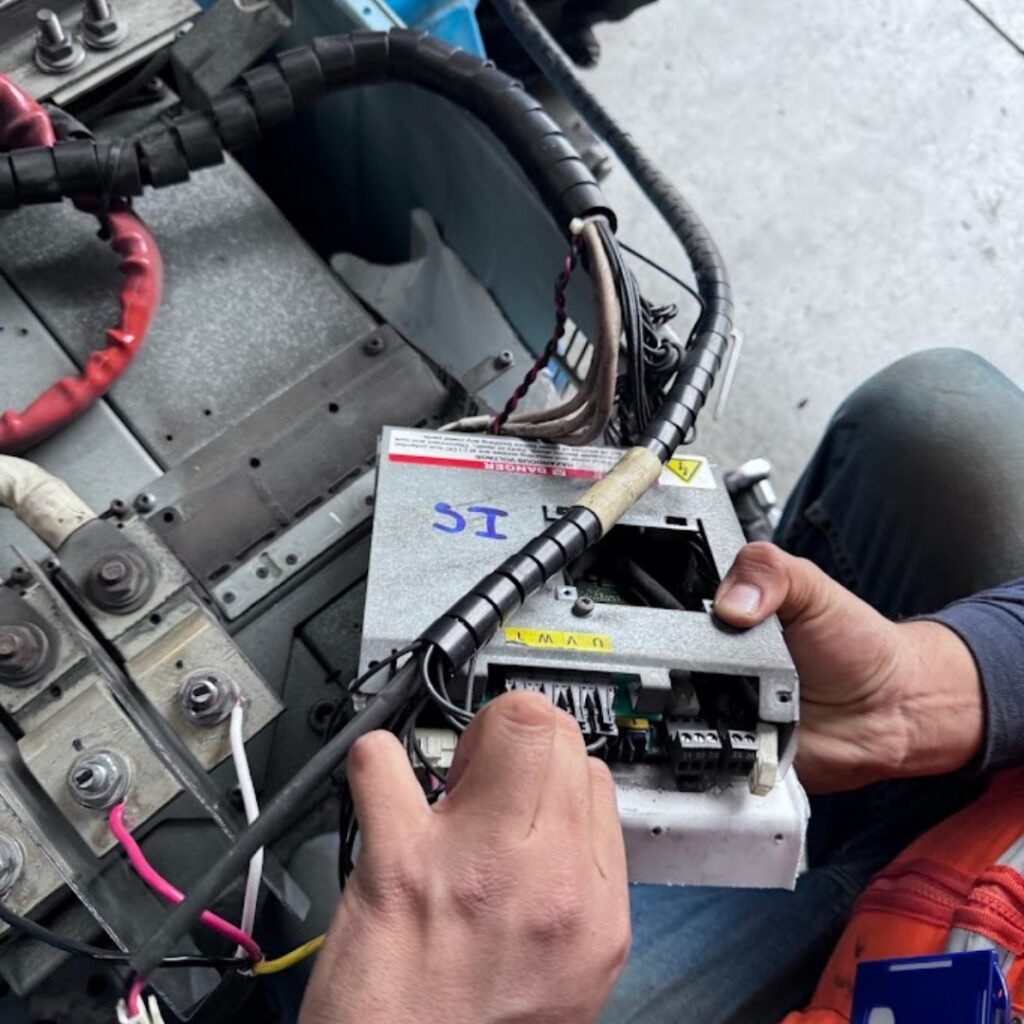 REPARACION DE VARIADOR SIEMENS MM440 DE 30HP (4)
